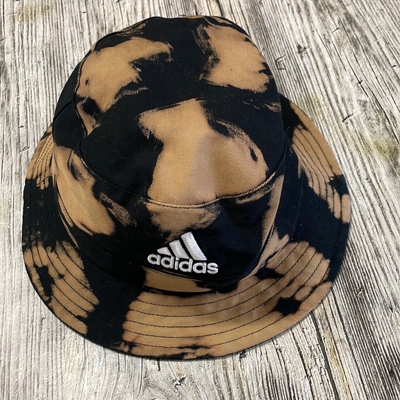 Adidas bucket hat - Picture 1 of 4